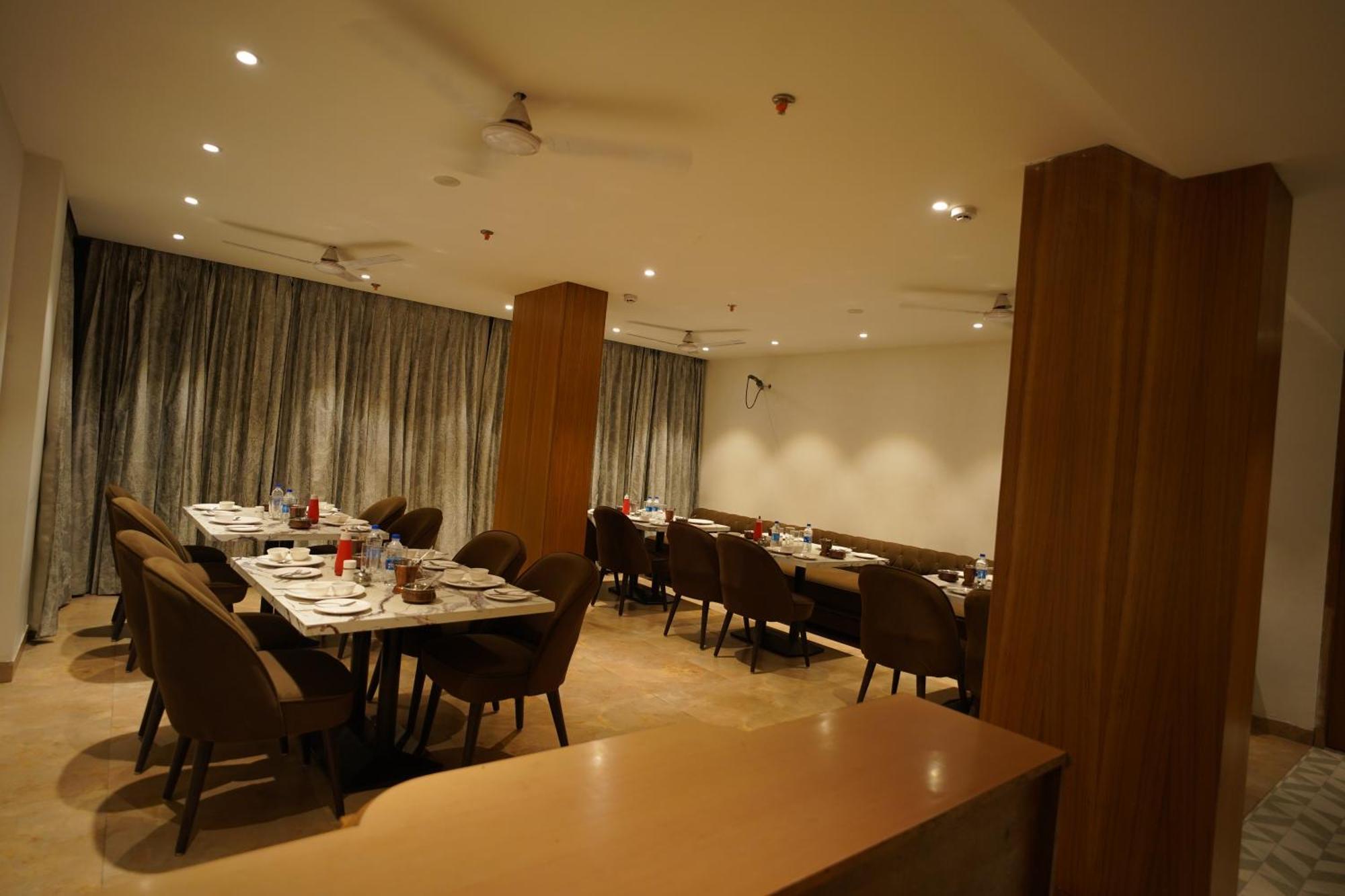 Hotel Mumbai House Express Udaipur Eksteriør bilde